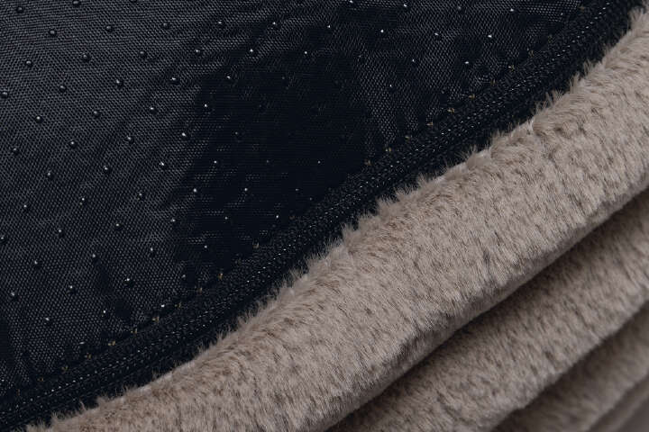 Designed by Lotte Hundekissen Reza Rund